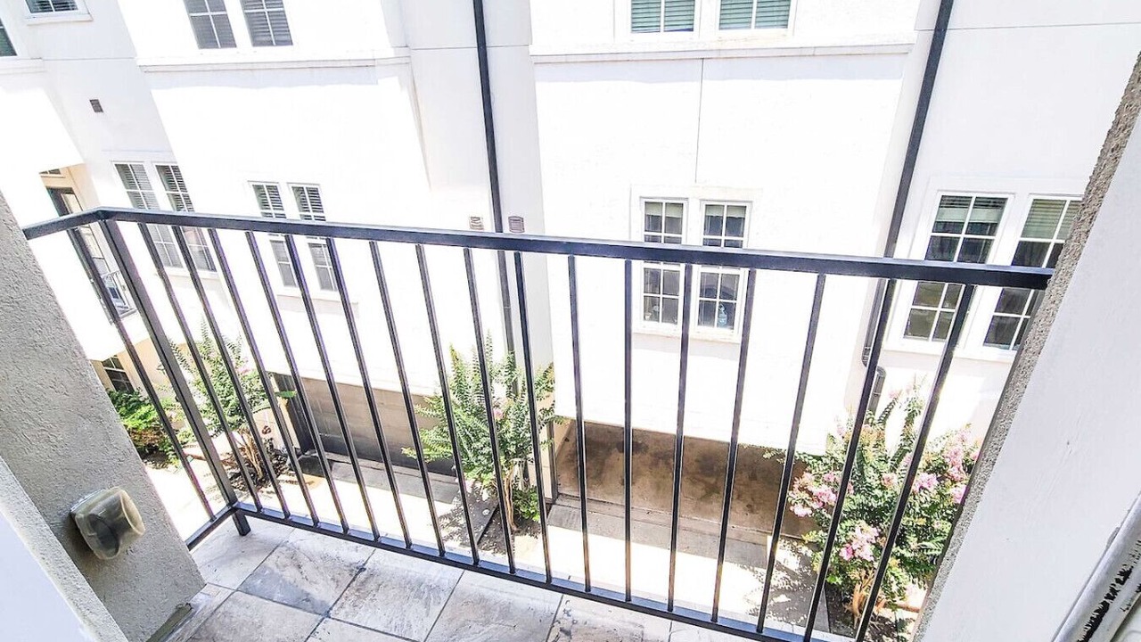 Photo of Patio Balcony in Washington Ave./ Memorial Park