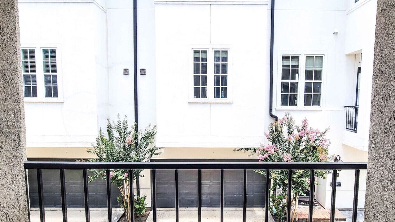 Photo of Patio Balcony in Washington Ave./ Memorial Park