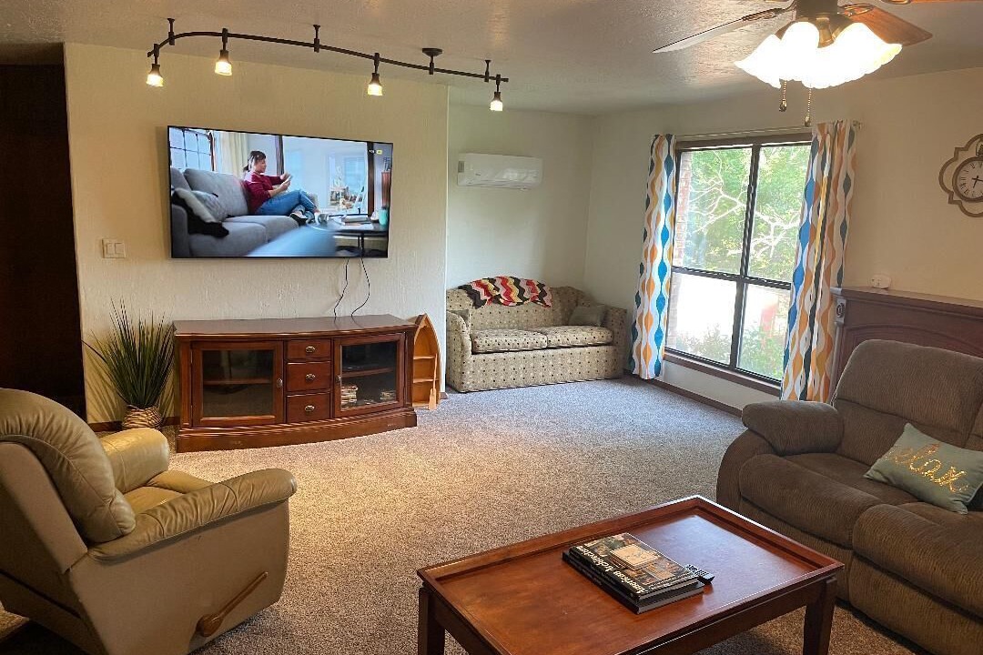Photo of Livingroom in Canadian