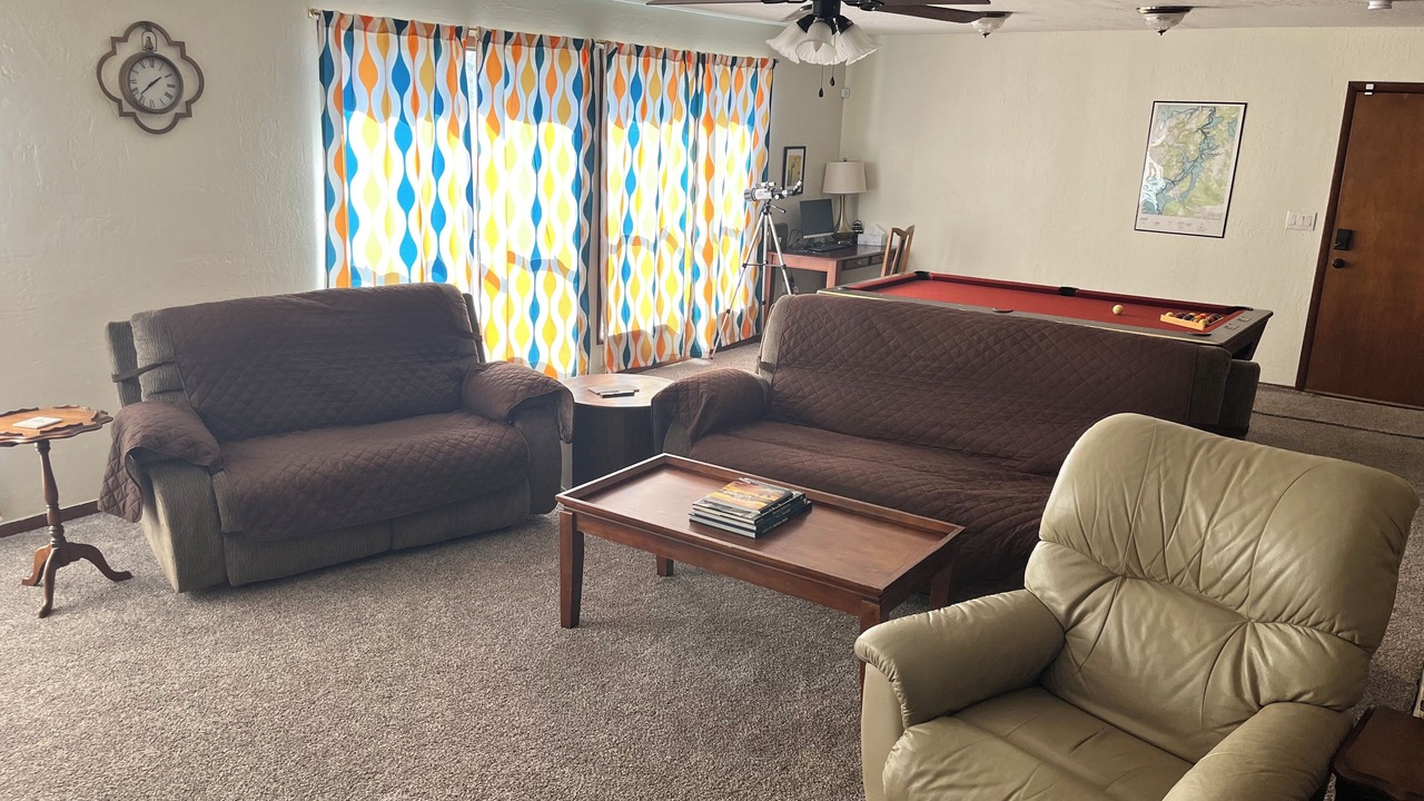 Photo of Livingroom in Canadian