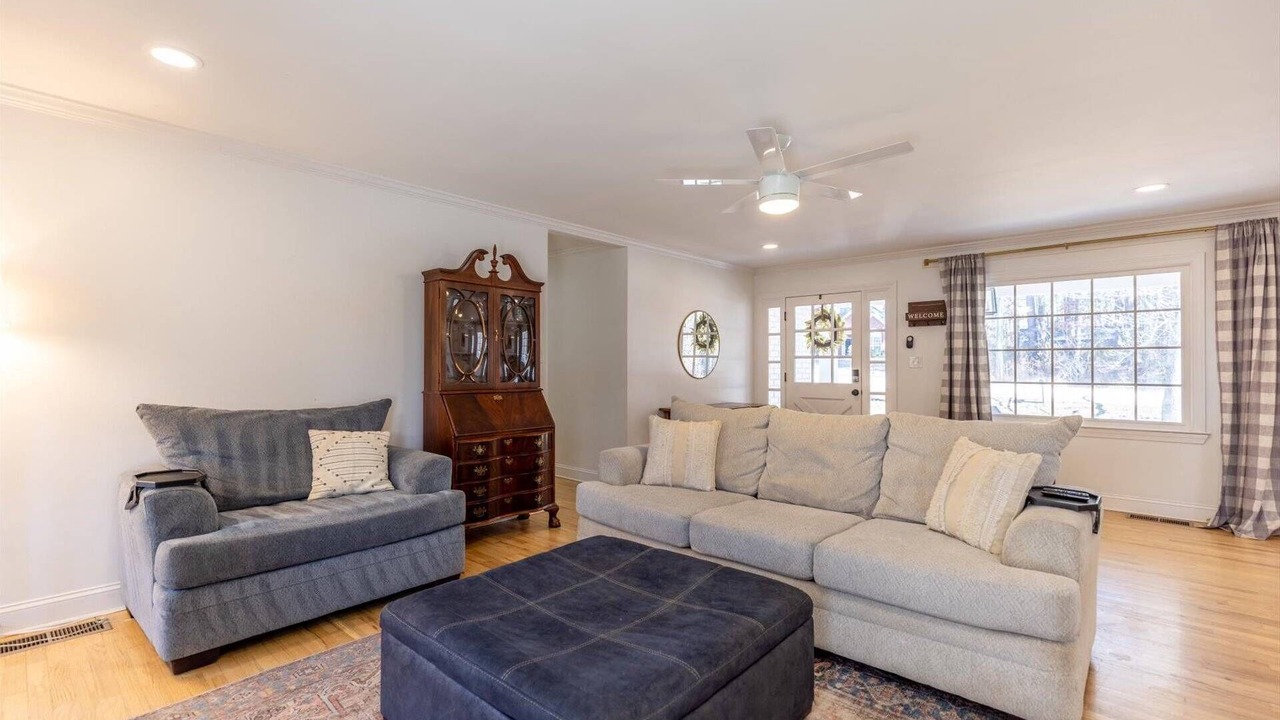 Photo of Livingroom in Acworth