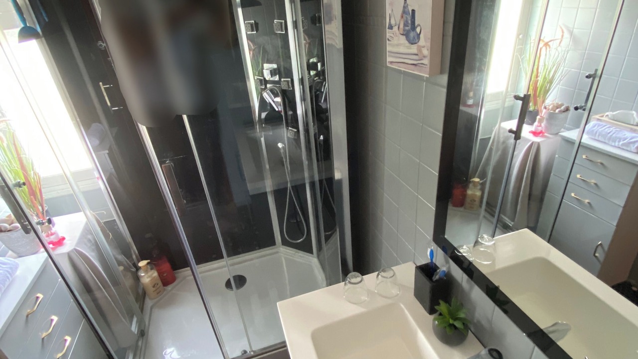 Photo of Bathroom in Barlest