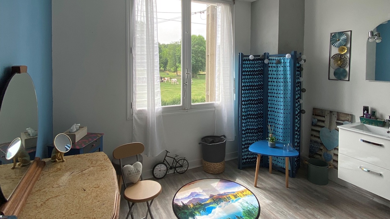 Photo of Others in Barlest