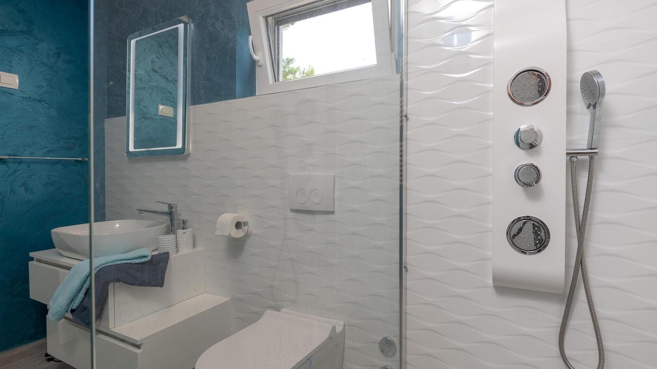 Photo of Bathroom in Pomer