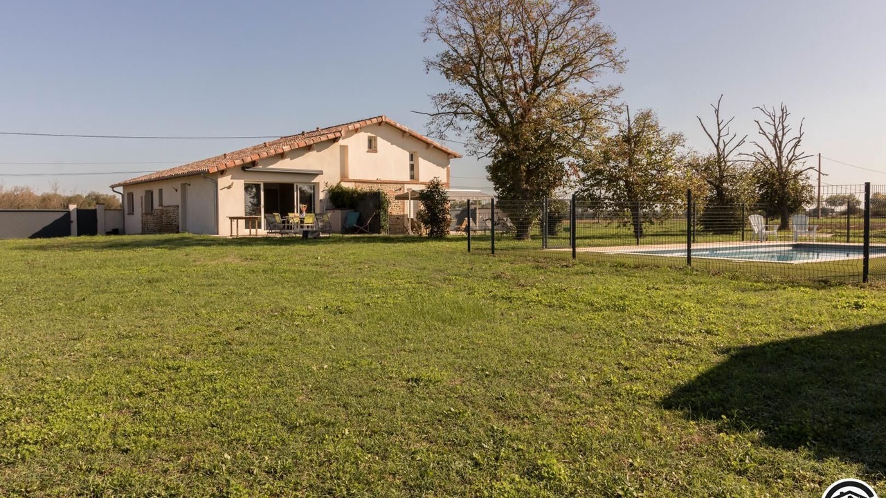 Photo of Outdoor in Merville