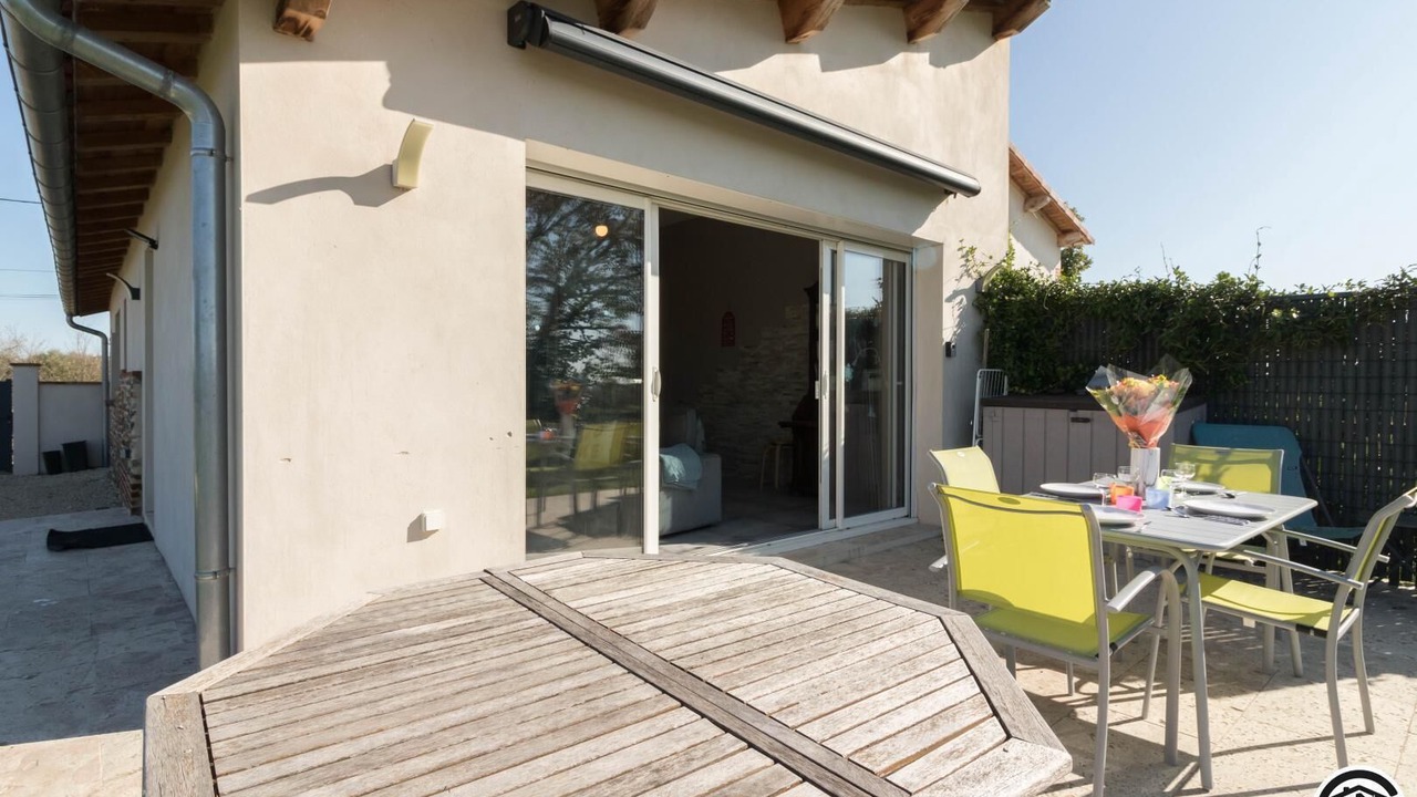 Photo of Outdoor in Merville