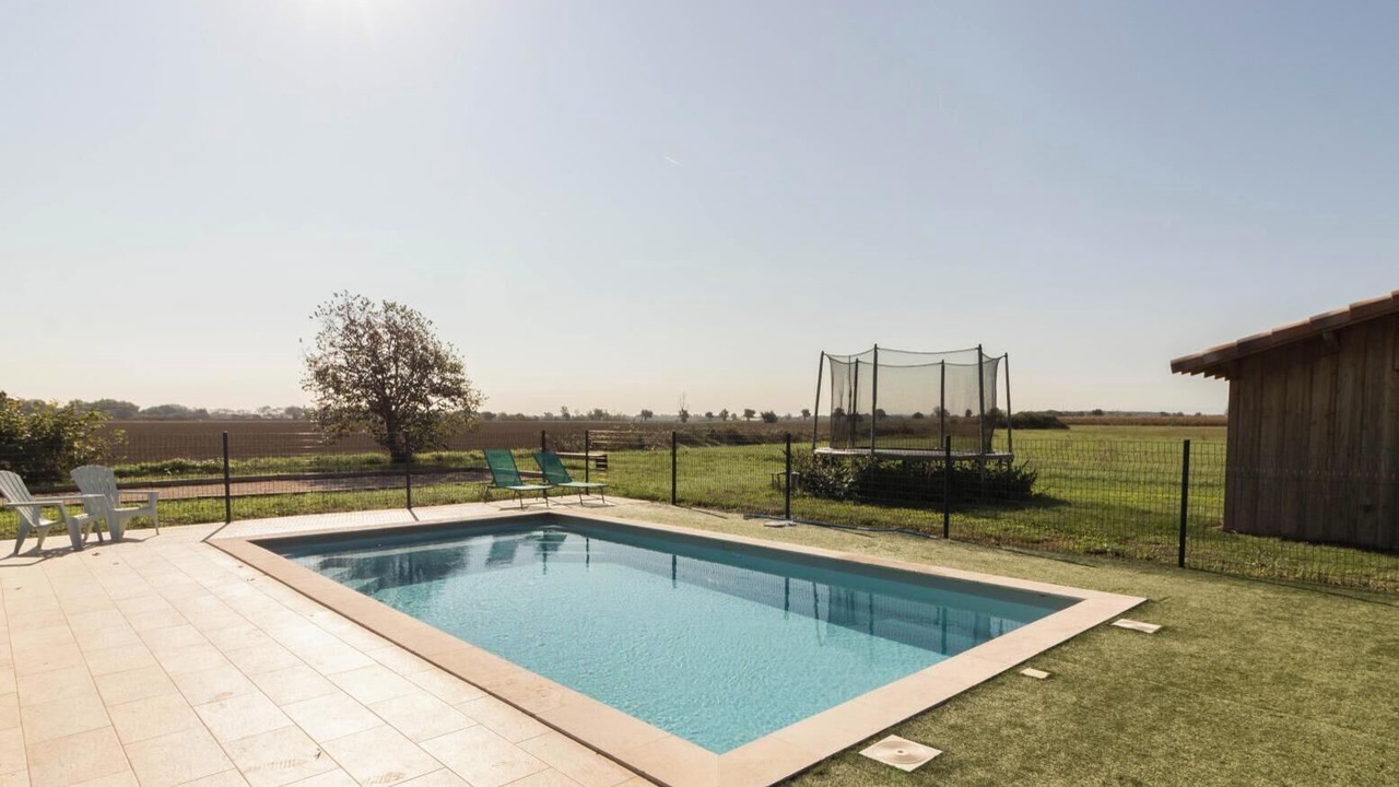 Photo of Outdoor in Merville