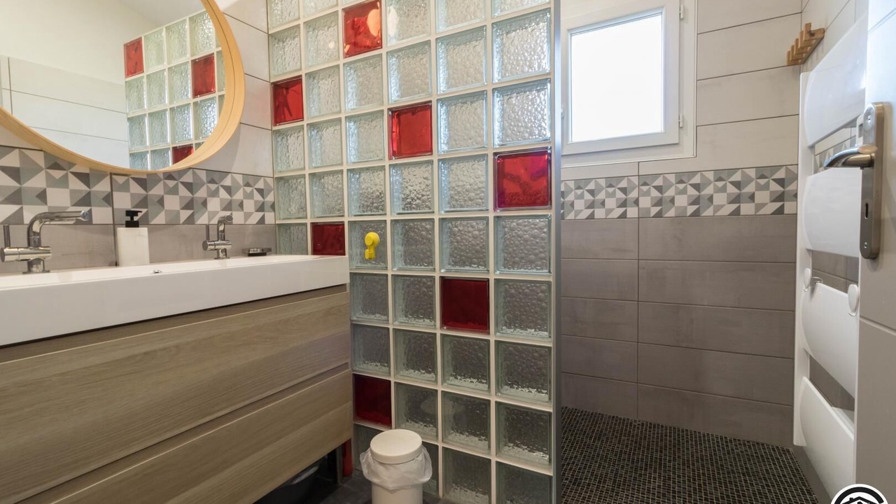 Photo of Bathroom in Merville