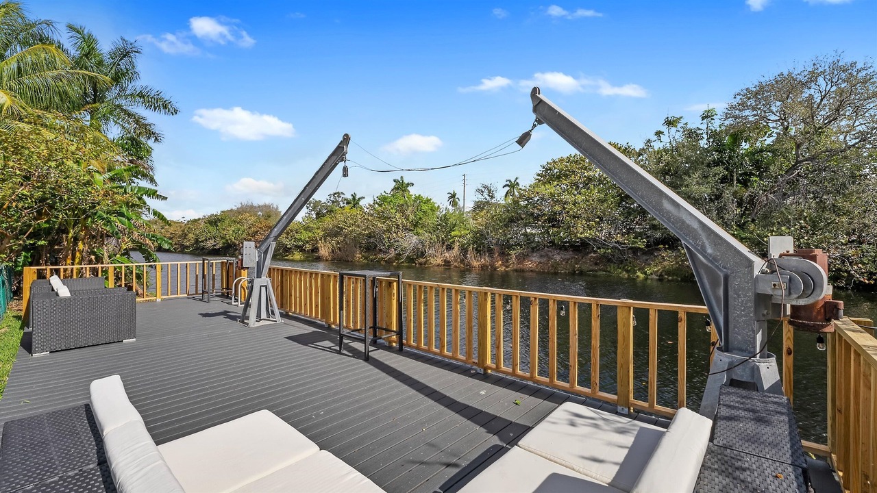 Photo of Outdoor in Golden Glades