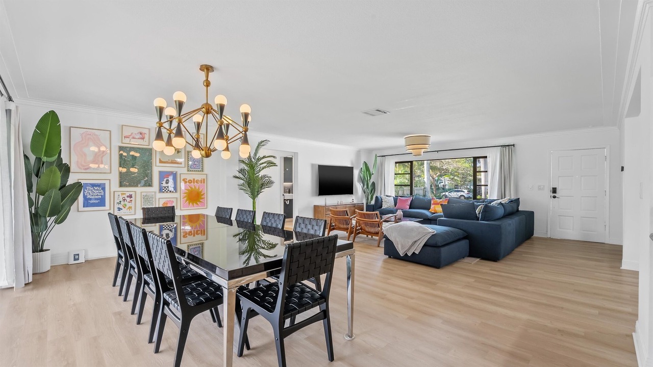 Photo of Bedroom in Golden Glades