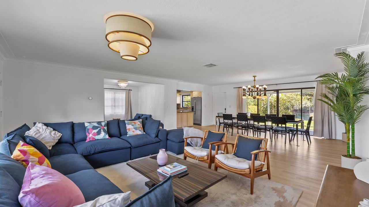 Photo of Livingroom in Golden Glades