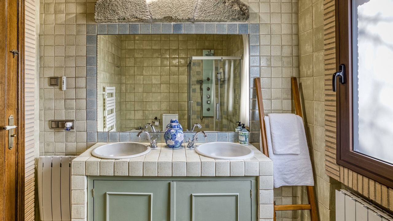 Photo of Bathroom in Amer