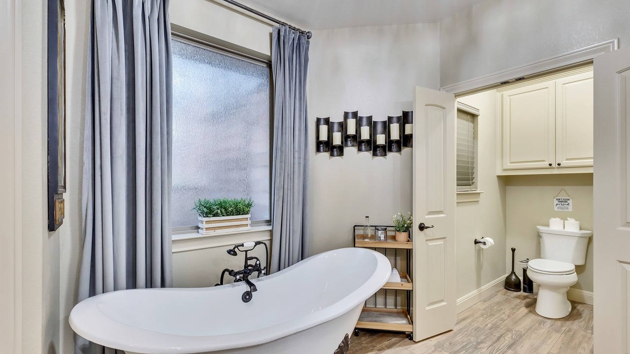 Photo of Bathroom in Highland Lake Estates