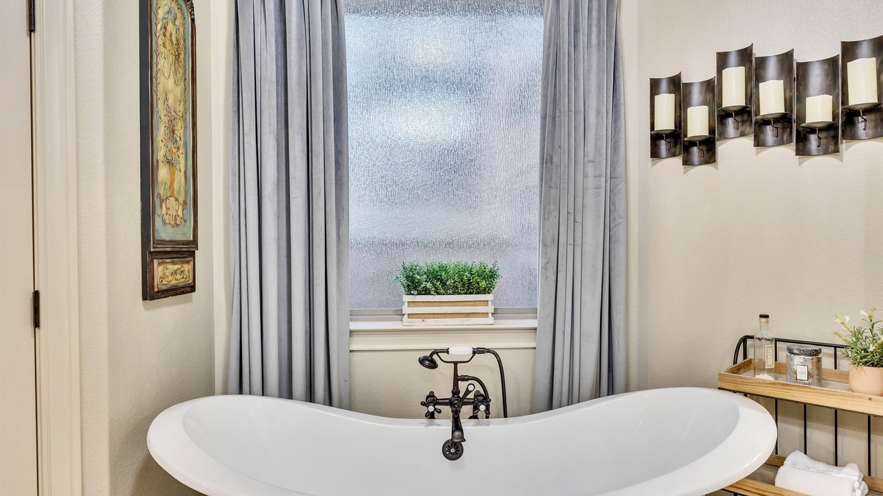 Photo of Bathroom in Highland Lake Estates