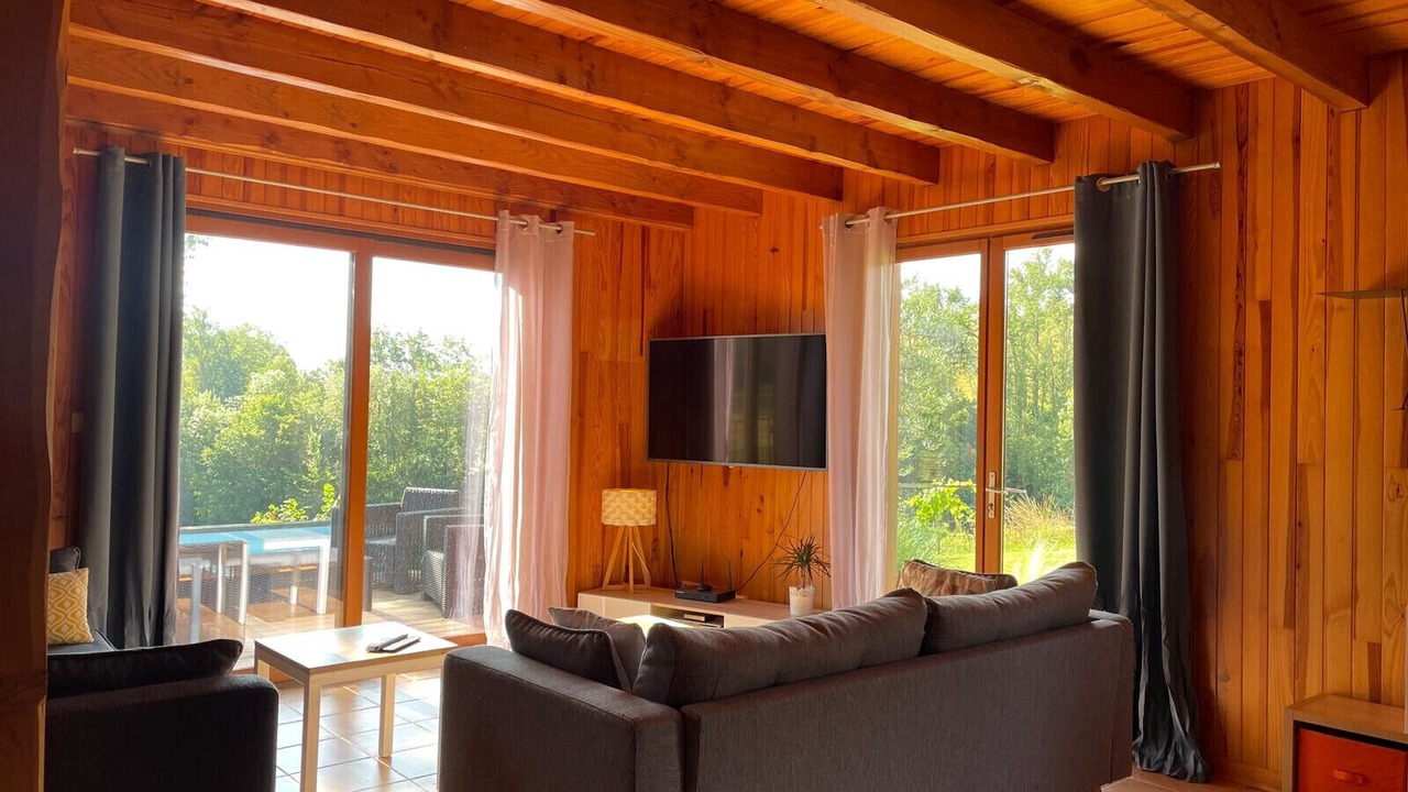 Photo of Livingroom in Yssandon