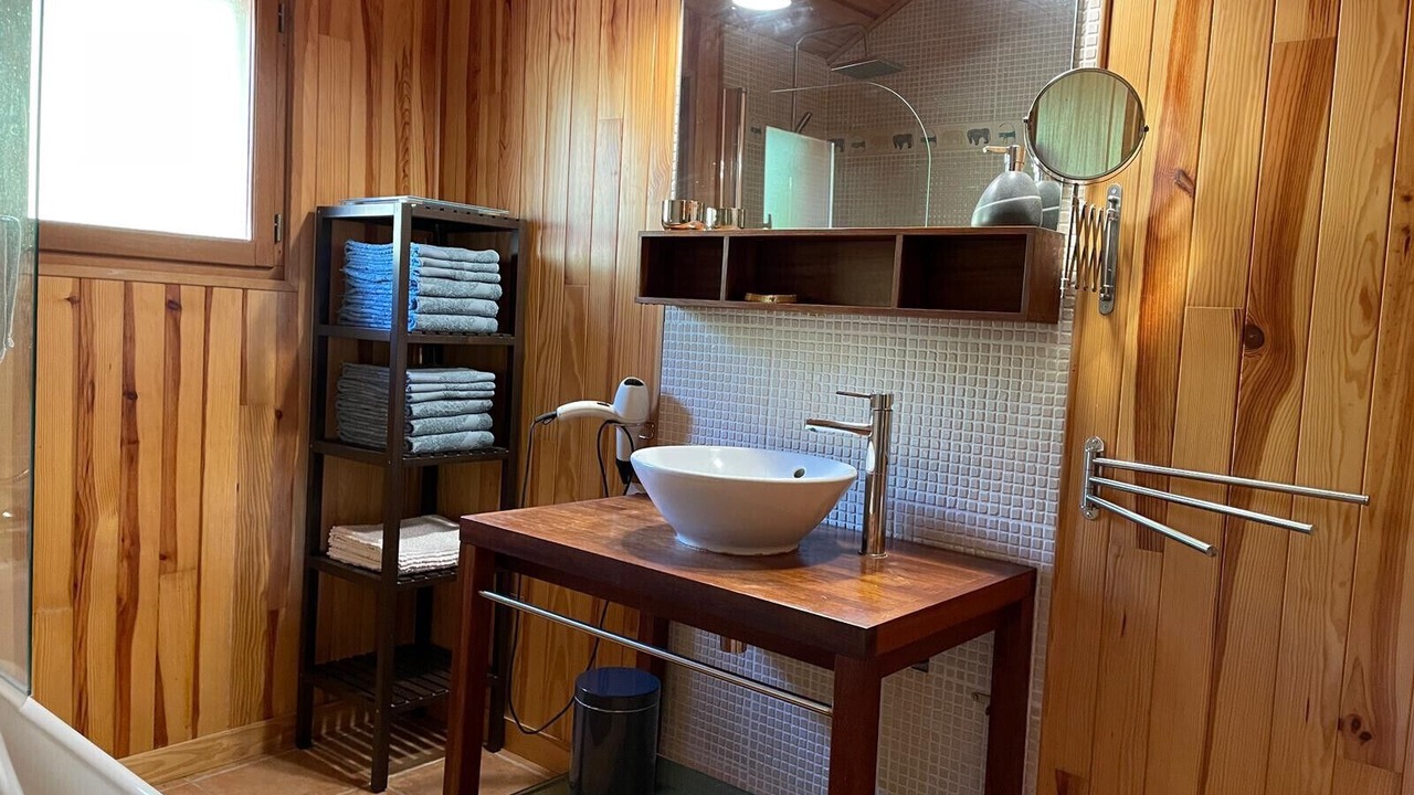 Photo of Bathroom in Yssandon