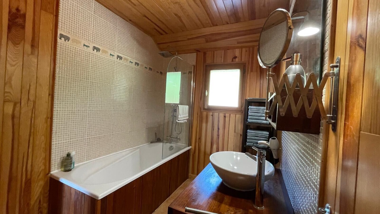 Photo of Bathroom in Yssandon