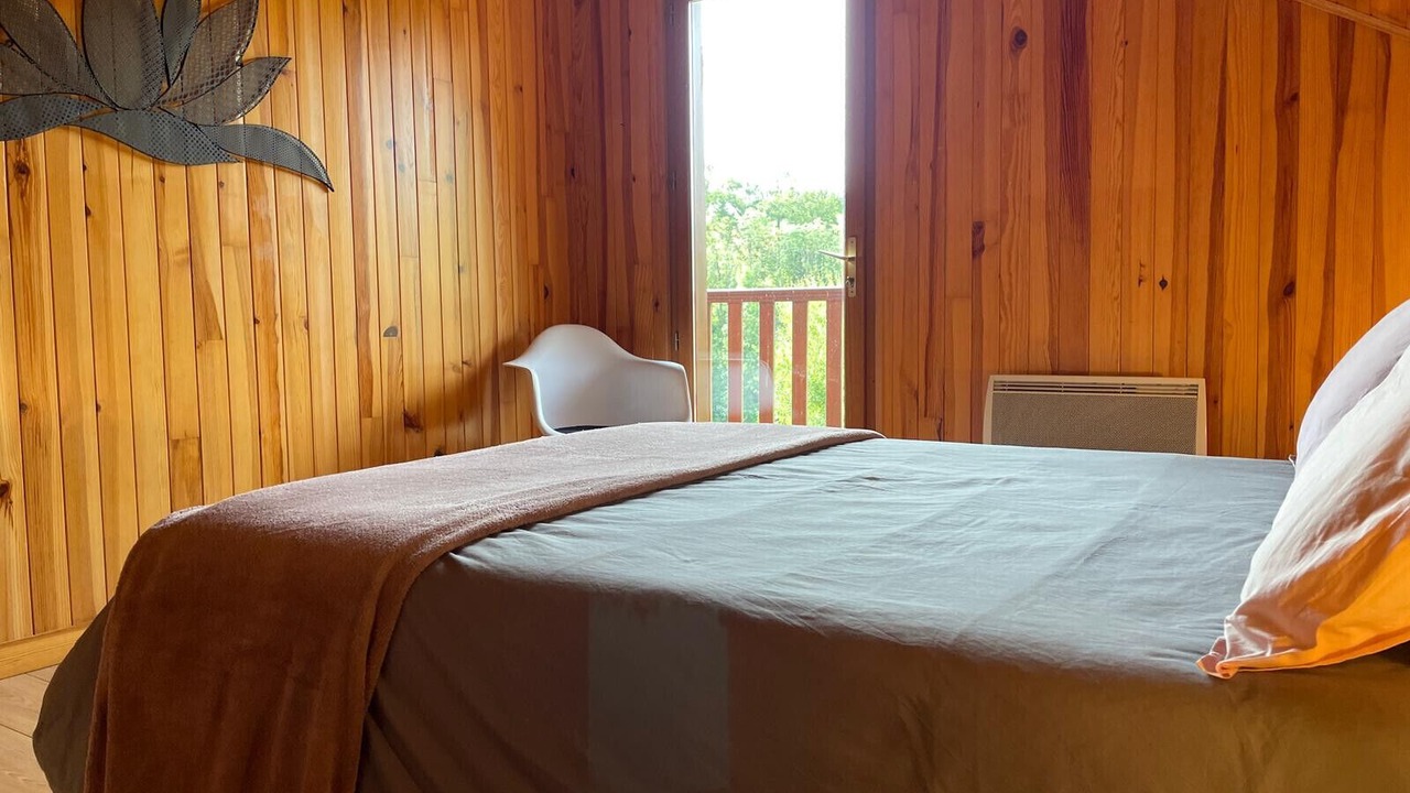 Photo of Bedroom in Yssandon