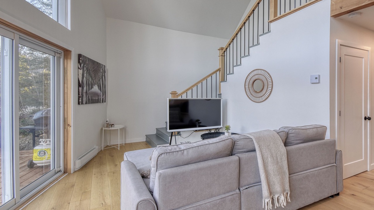 Photo of Livingroom in Amherst