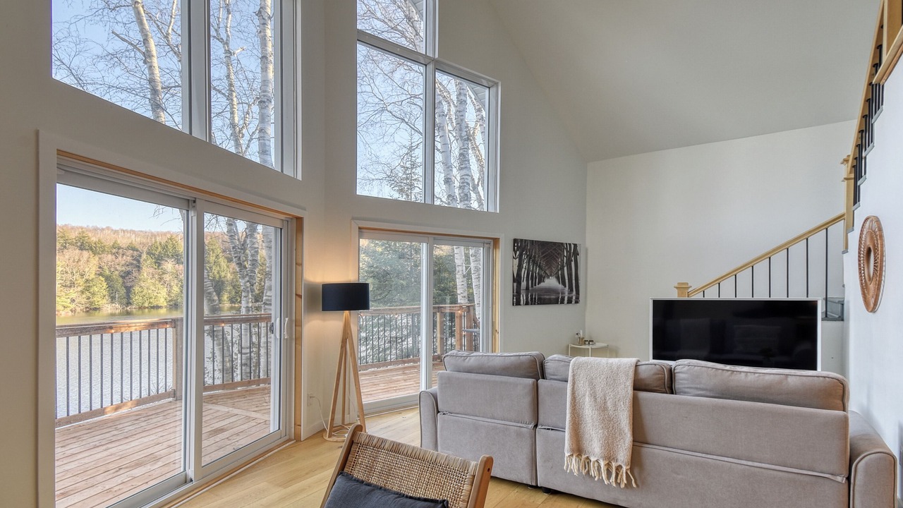 Photo of Livingroom in Amherst