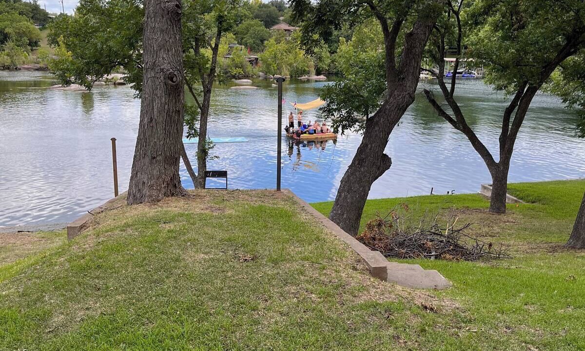Photo of Outdoor in Buchanan Dam
