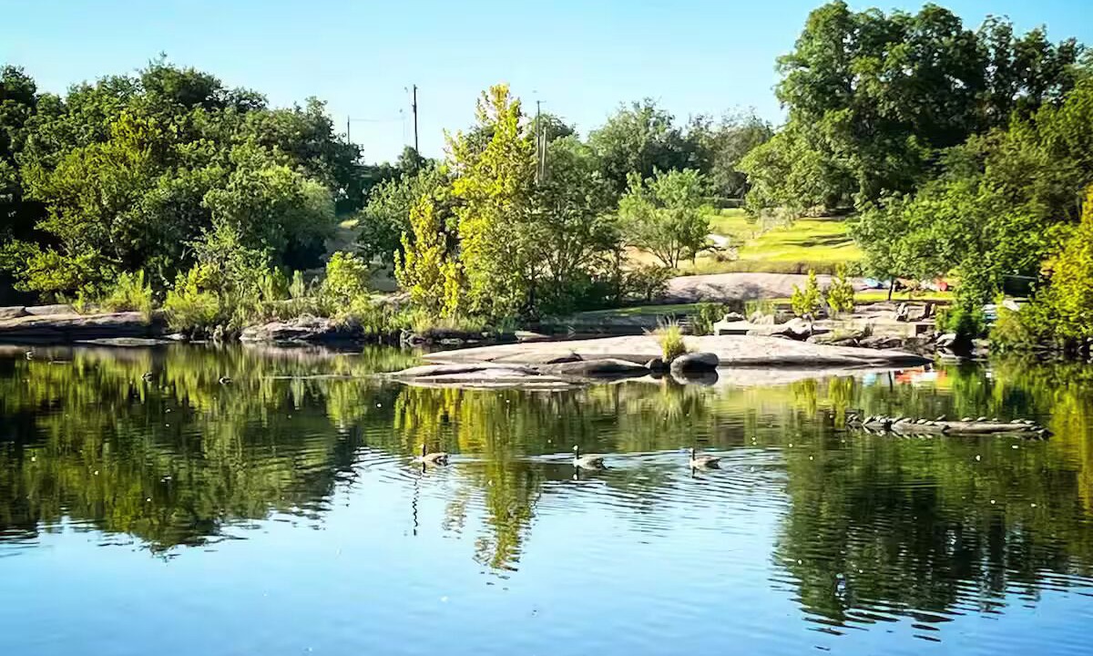 Photo of Others in Buchanan Dam
