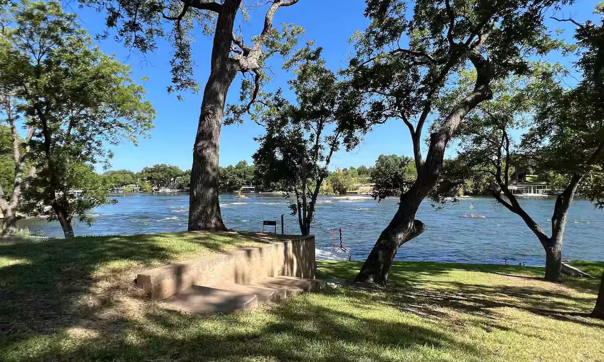 Photo of Others in Buchanan Dam