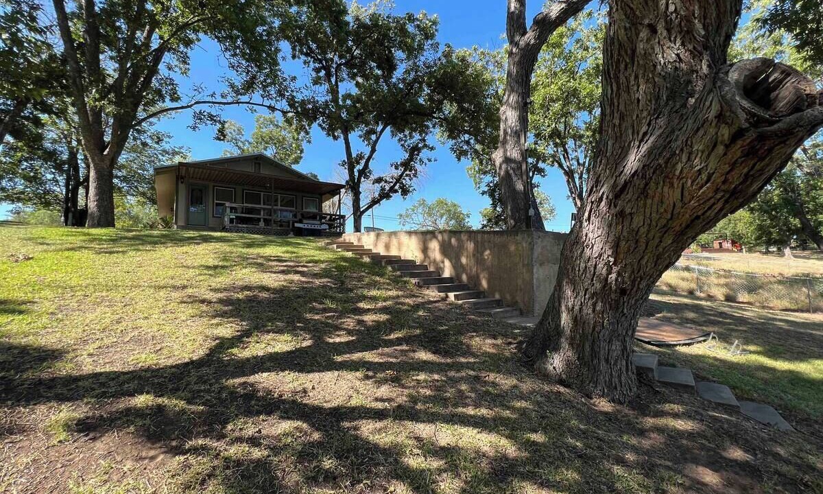 Photo of Outdoor in Buchanan Dam
