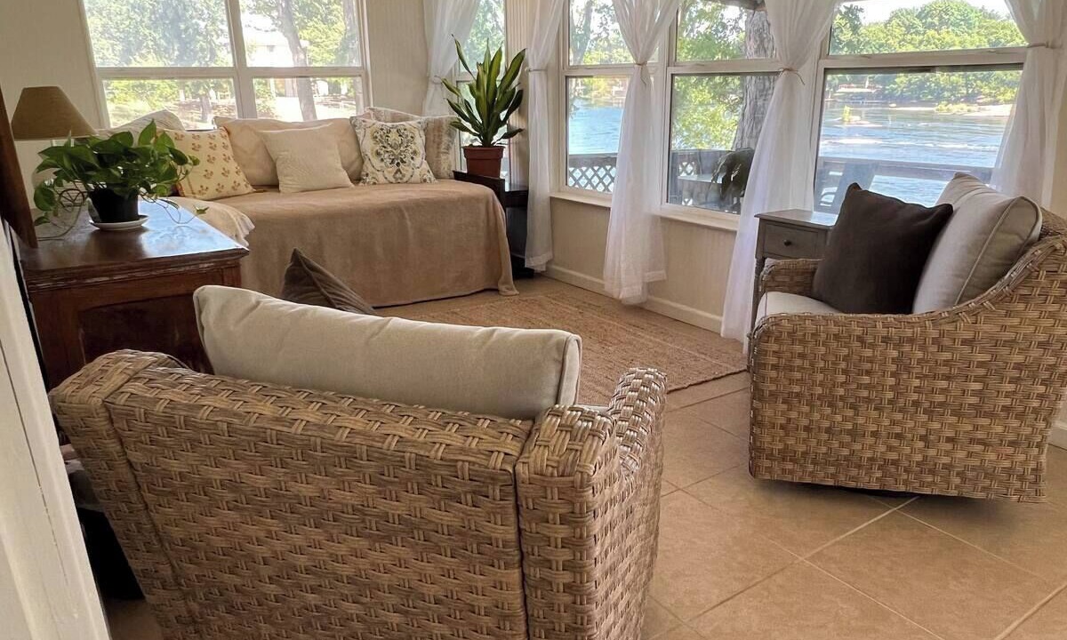 Photo of Livingroom in Buchanan Dam