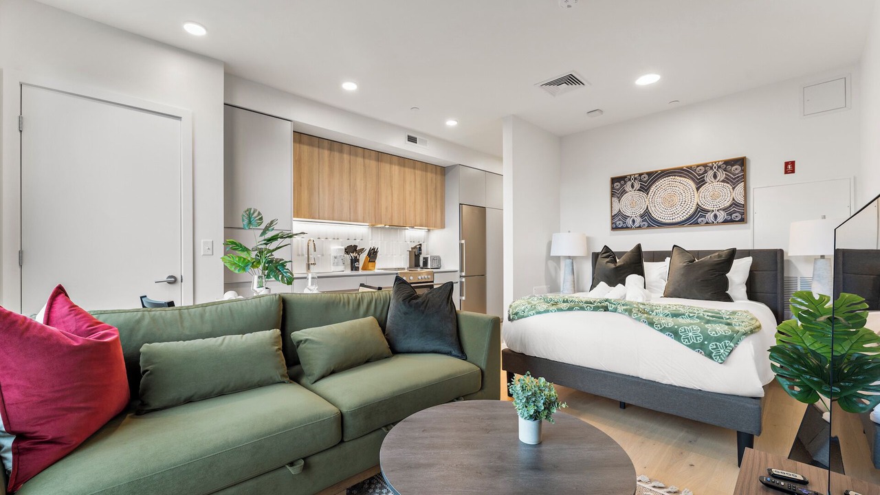 Photo of Others in D Street - West Broadway