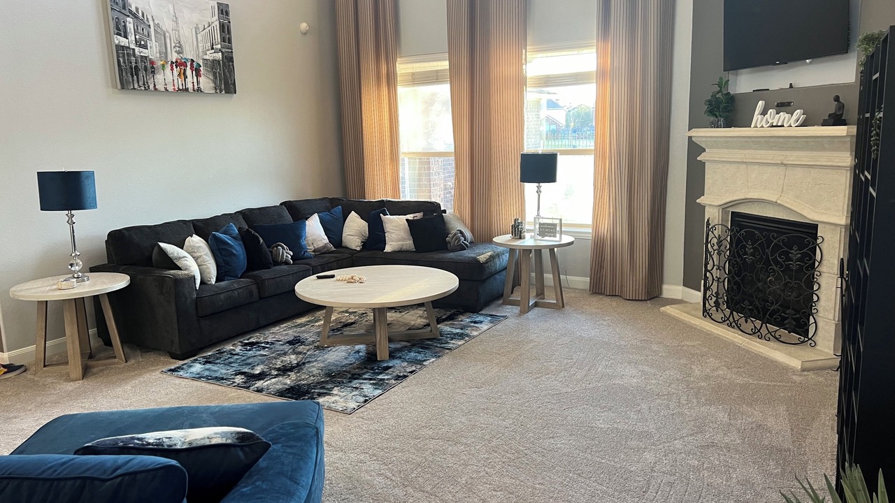 Photo of Livingroom in Iowa Colony