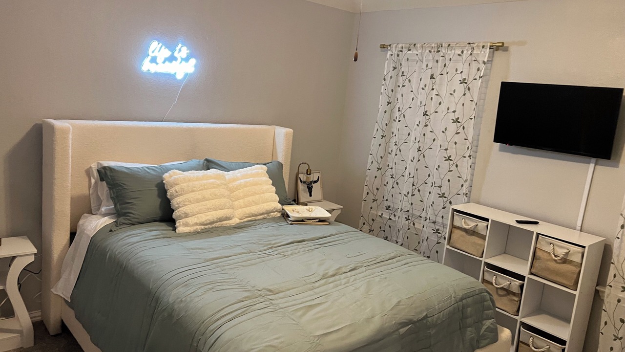 Photo of Bedroom in Iowa Colony