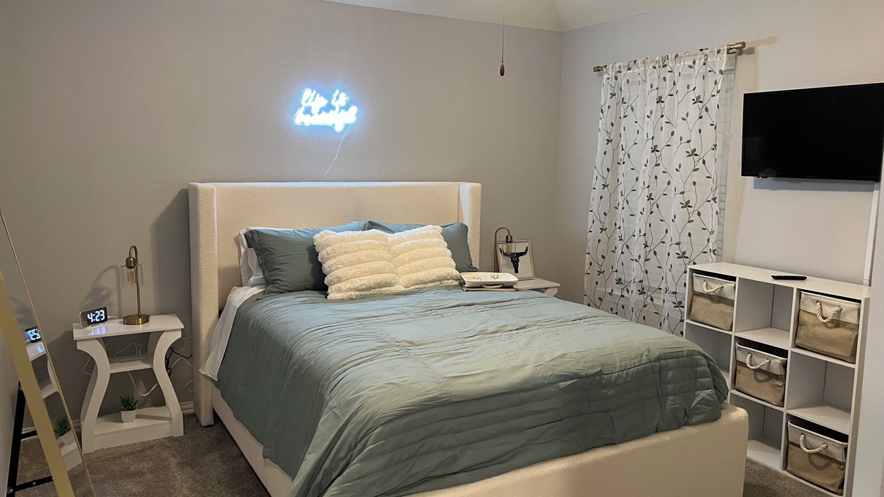 Photo of Bedroom in Iowa Colony