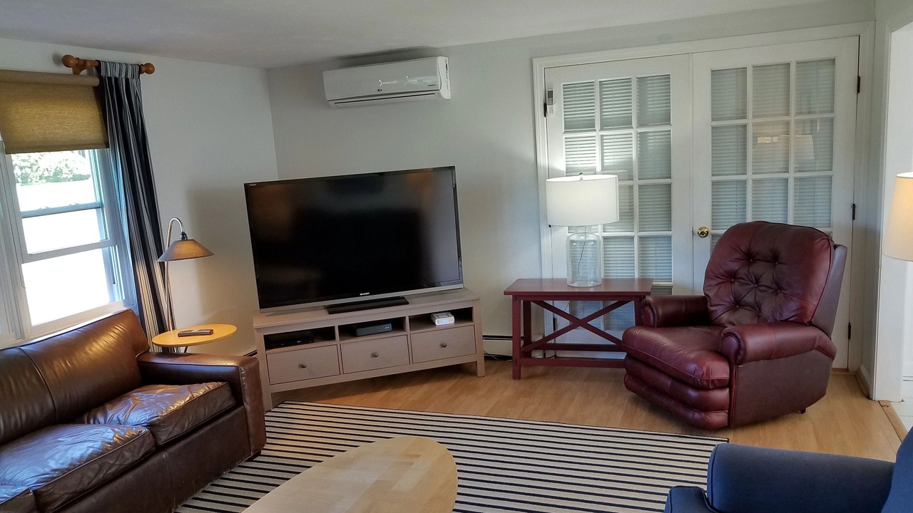 Photo of Livingroom in Eastward Look