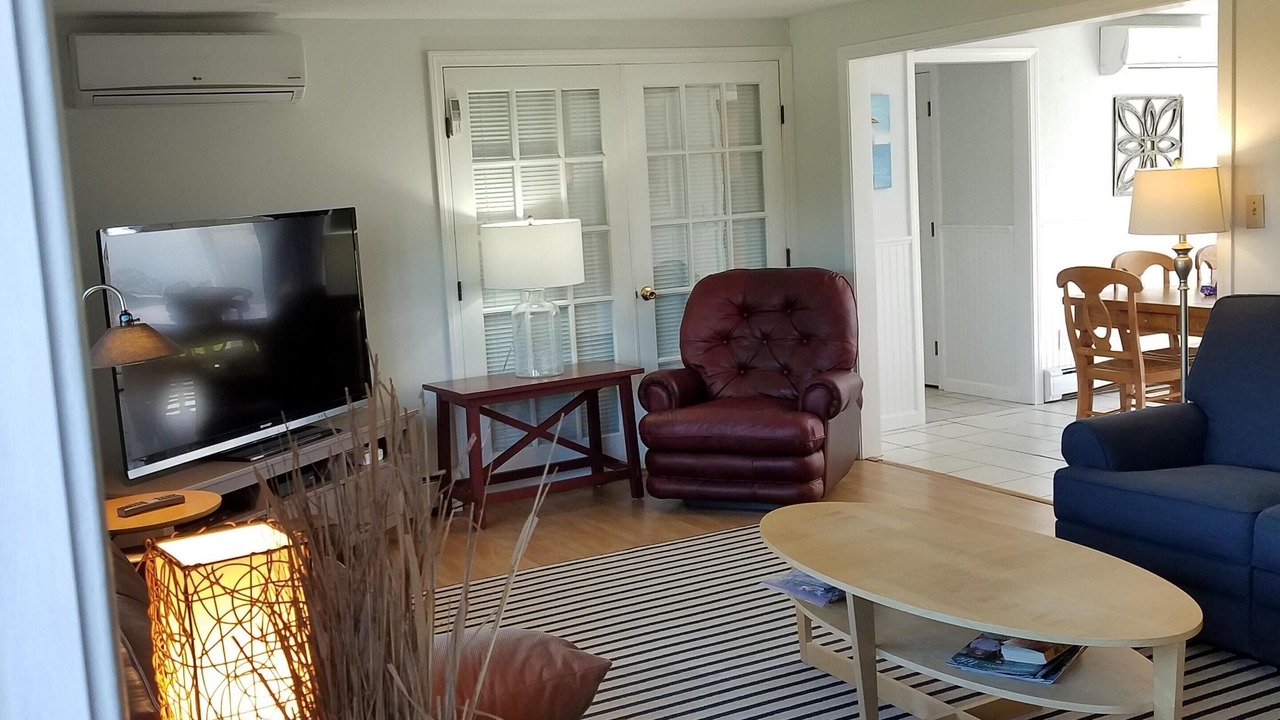 Photo of Livingroom in Eastward Look