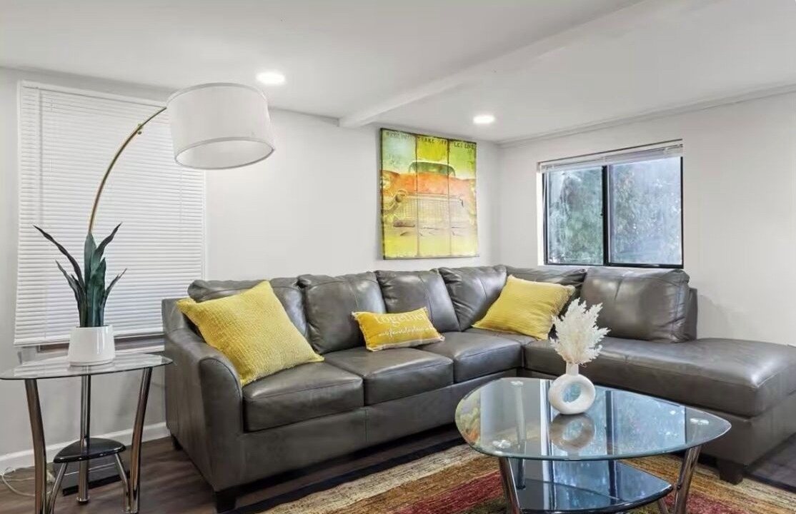 Photo of Livingroom in East Rochester