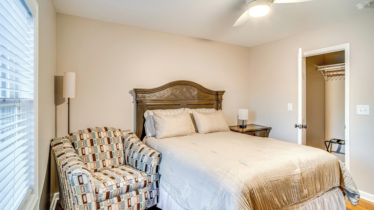 Photo of Bedroom in Hendersonville