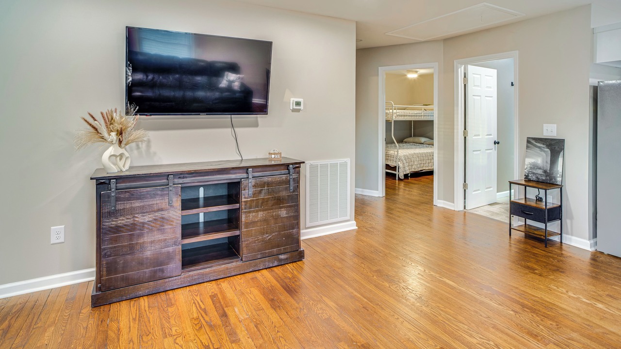 Photo of Bedroom in Hendersonville