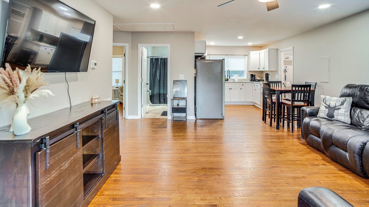 Photo of Bedroom in Hendersonville