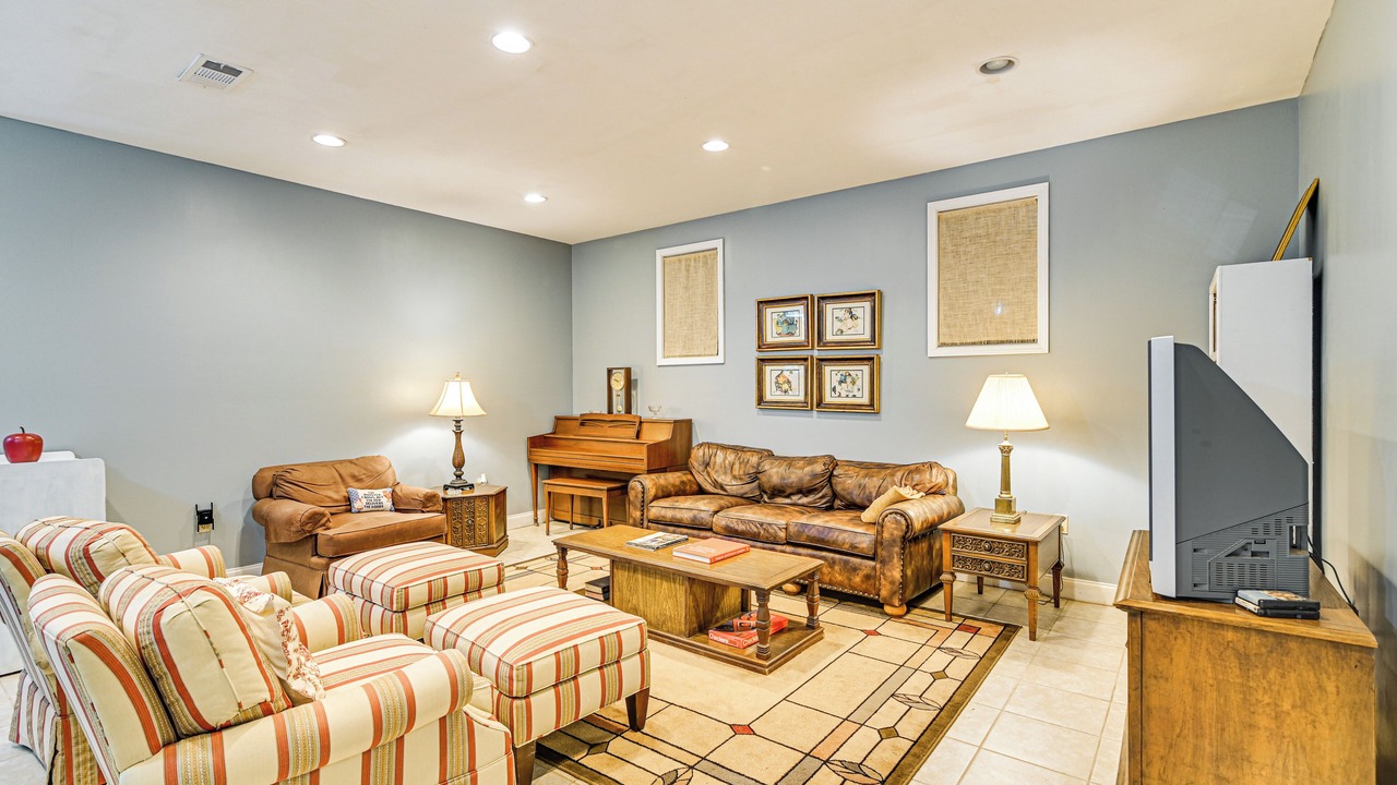 Photo of Livingroom in Edinburg