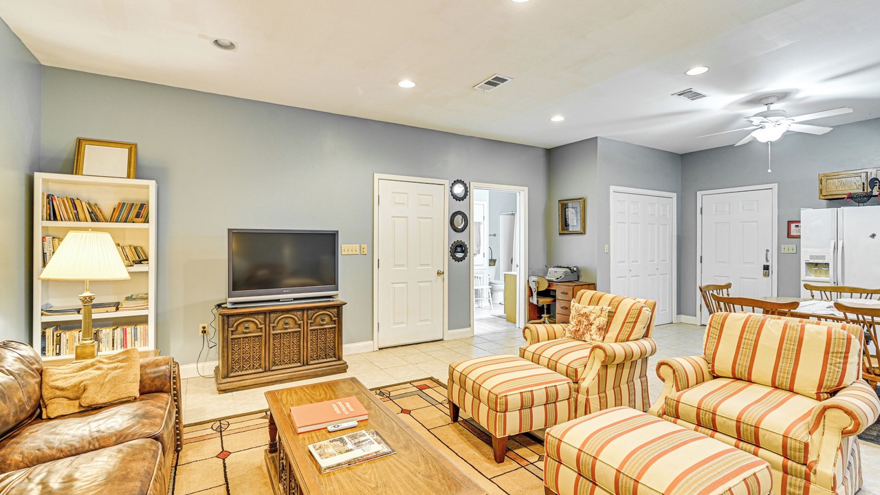 Photo of Livingroom in Edinburg