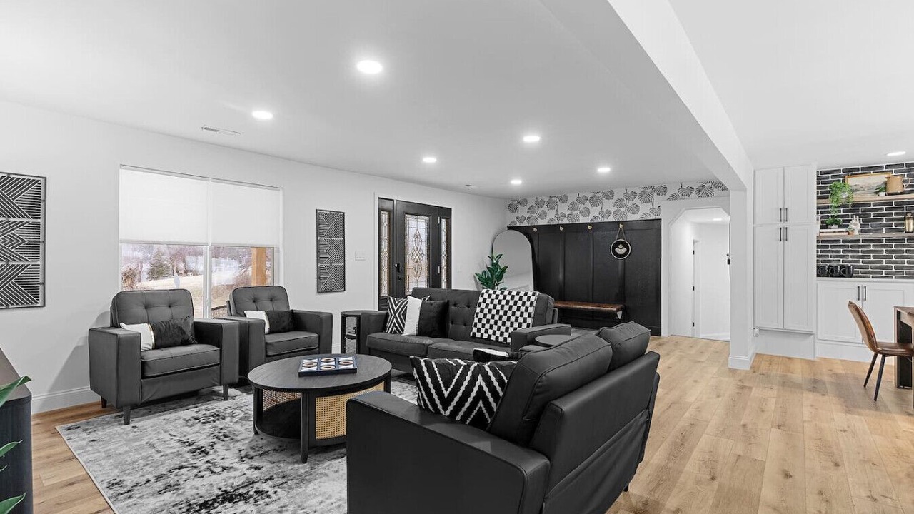Photo of Livingroom in St. Charles