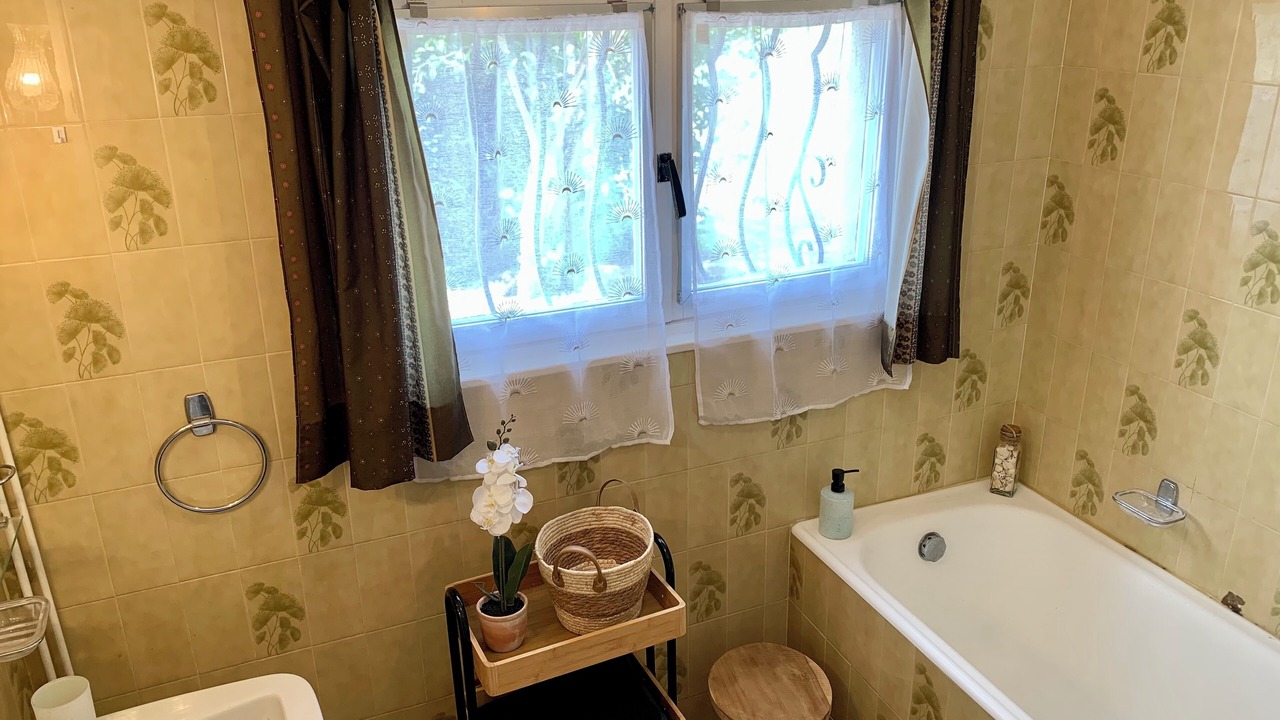 Photo of Bathroom in Beaumont-le-Roger
