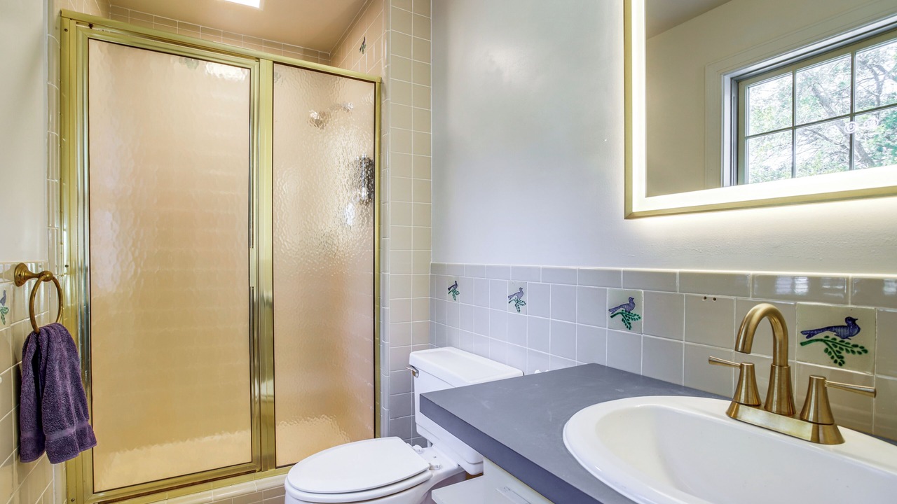 Photo of Bathroom in Allen