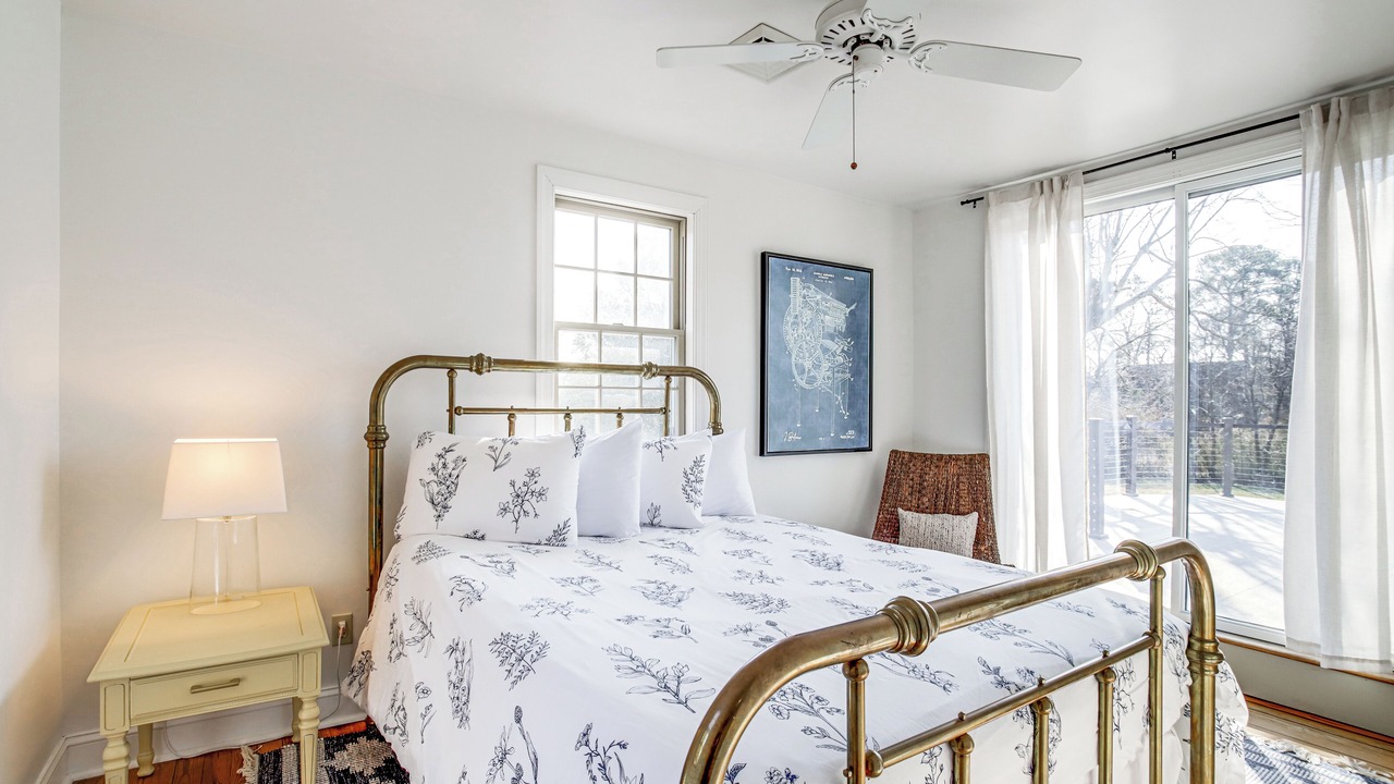 Photo of Others in Allen