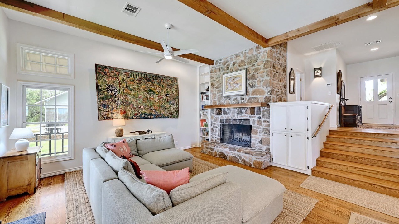 Photo of Livingroom in Burnet