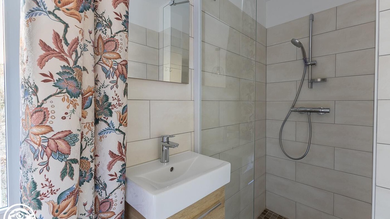 Photo of Bathroom in Murat-le-Quaire