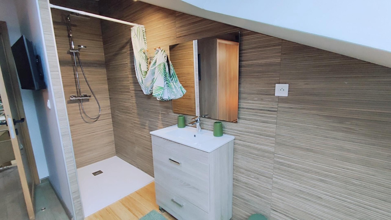 Photo of Bathroom in Yoncq