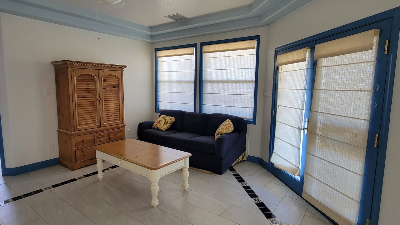 Photo of Livingroom in Truth or Consequences