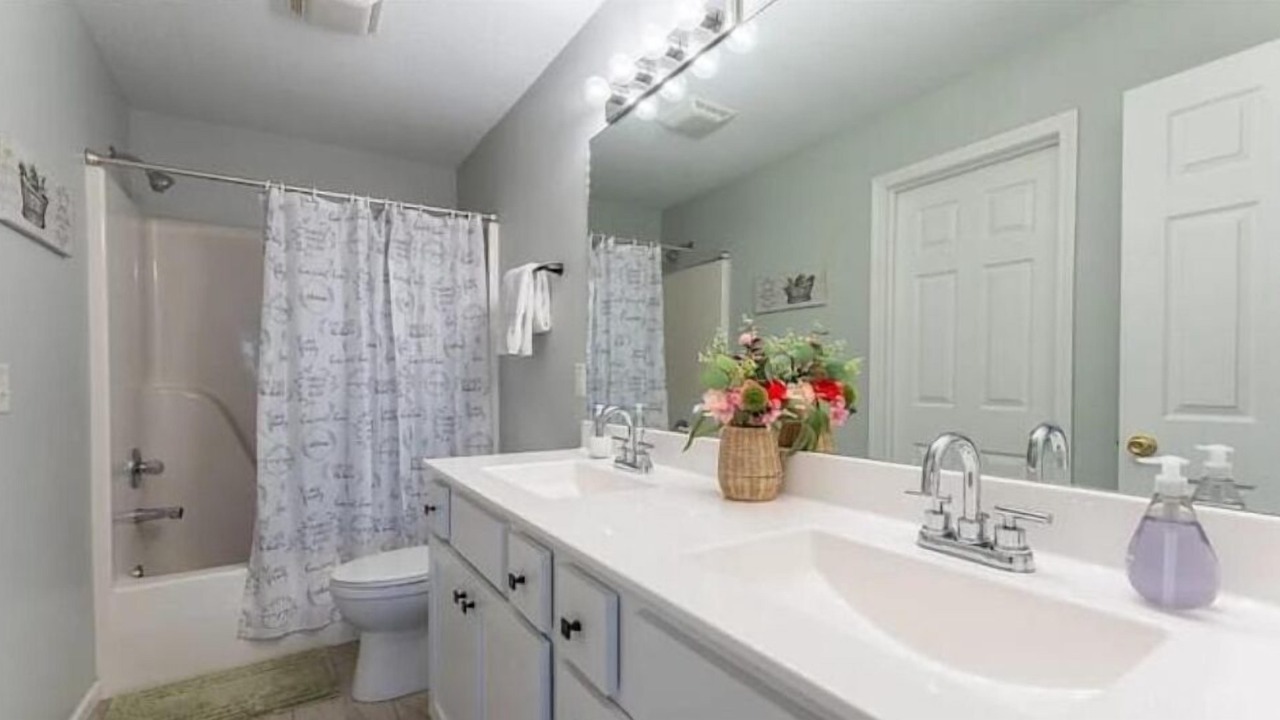 Photo of Bathroom in Lakeland